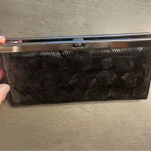 Black with silver /metallic clasp